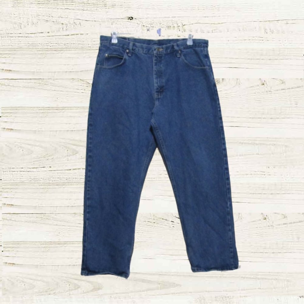 Wrangler 38x30 Mens jeans relaxed fit mid wash blue denim straight legs